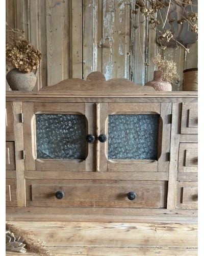 Joli petit meuble portes vitrées et tiroirs
