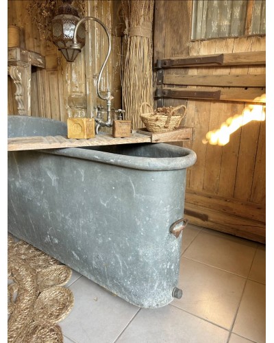 Ancienne baignoire en zinc