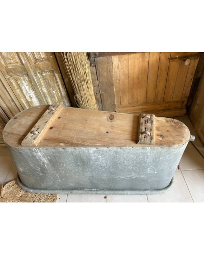 Ancienne baignoire en zinc