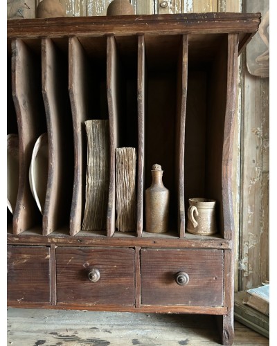 Ancien meuble trieur en bois patiné - Esprit campagne