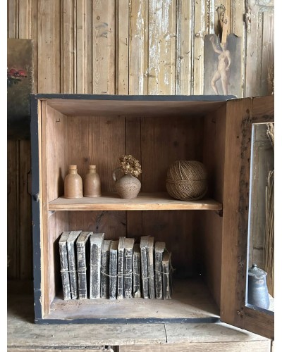 Ancienne armoire murale