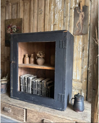Ancienne armoire murale