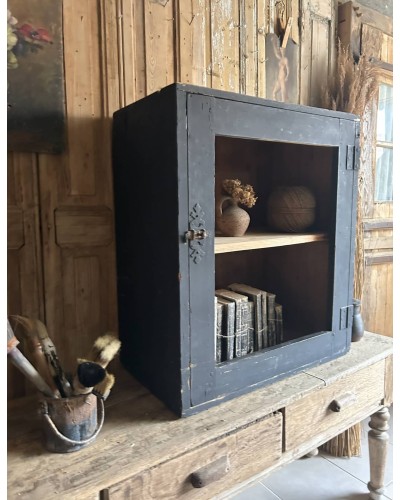 Ancienne armoire murale