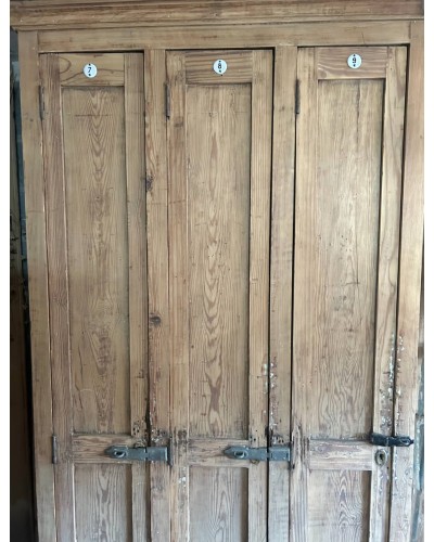Ancien vestiaire d'atelier en bois 3 portes