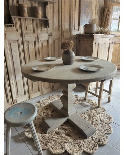 Ancienne Table ronde en chêne massif