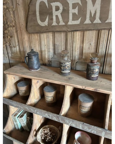 Meuble grainetier ancien à casiers