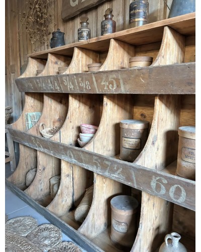 Meuble grainetier ancien à casiers
