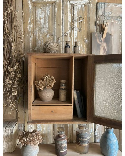 Armoirette ancienne en chine & verre martelé