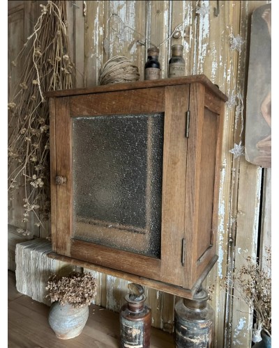 Armoirette ancienne en chine & verre martelé