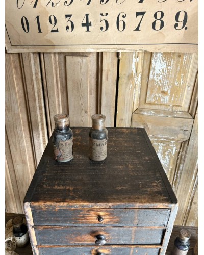 Ancienne layette d'horloger - patine noire & âme d'atelier