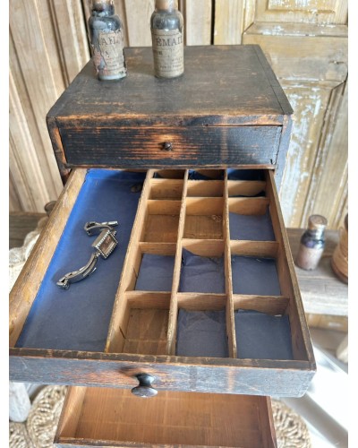 Ancienne layette d'horloger - patine noire & âme d'atelier