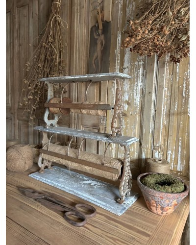 Ancien dévidoir à papier d'emballage double niveau