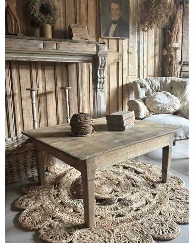 Ancienne table basse désuet en chêne
