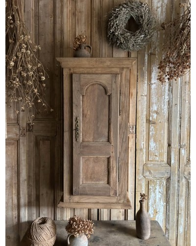 Ancien petit meuble murale