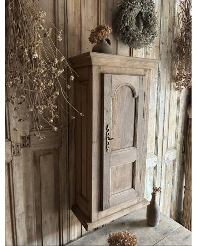 Ancien petit meuble murale