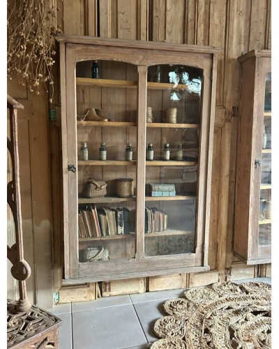 Ancienne vitrine d'école