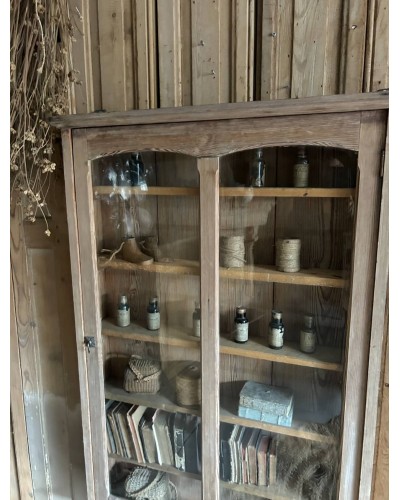 Ancienne vitrine d'école