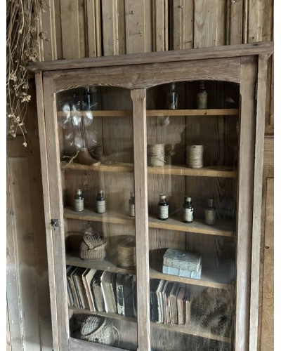 Ancienne vitrine d'école