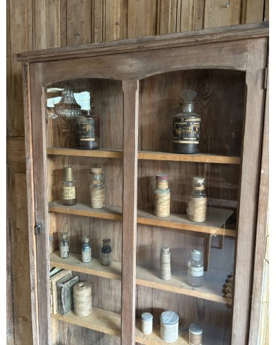 Ancienne vitrine d'école