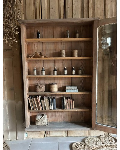 Ancienne vitrine d'école