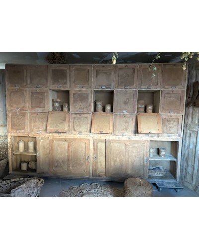 Imposant ancien meuble de métier