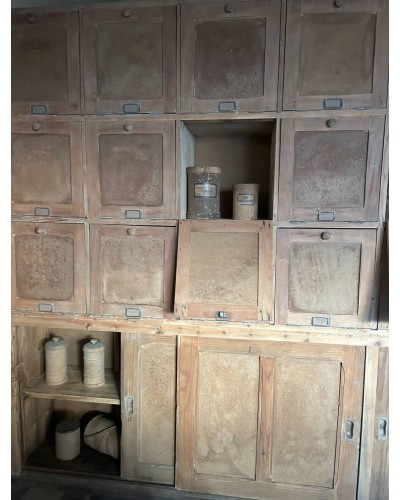 Imposant ancien meuble de métier