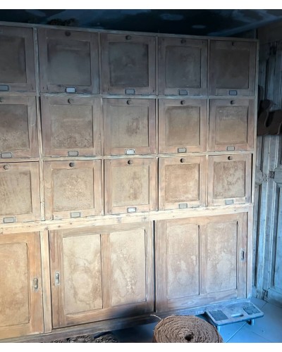 Imposant ancien meuble de métier