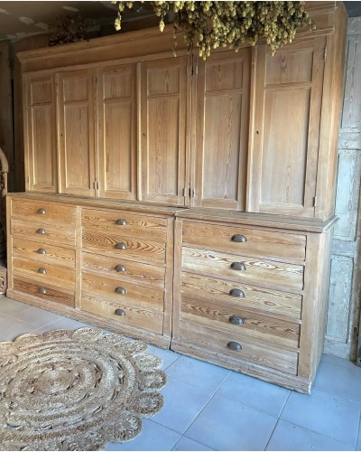 Ancien meuble d'atelier