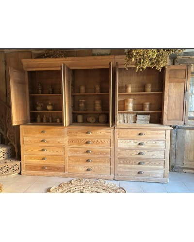 Ancien meuble d'atelier