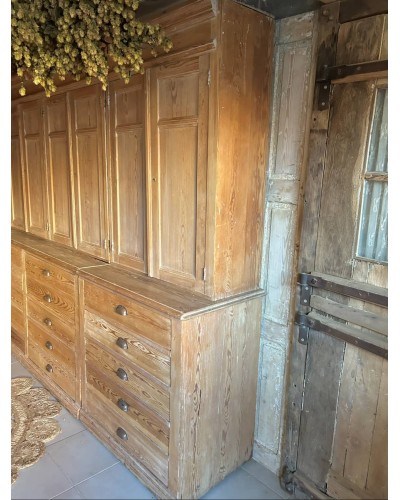 Ancien meuble d'atelier