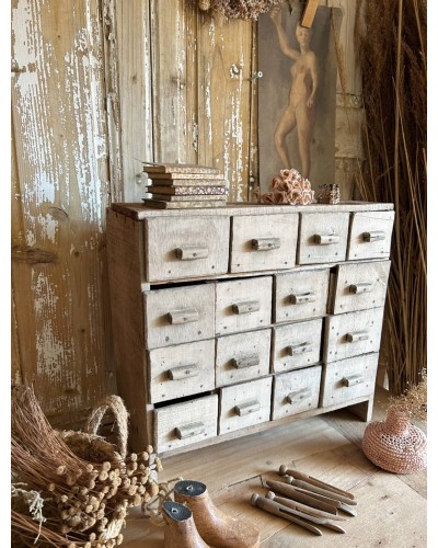 Ancien petit meuble de métier