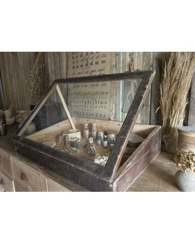 Ancienne vitrine de comptoir en bois et verre