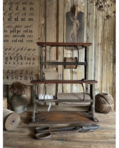 Ancien dévidoir à papier d'emballage double étages