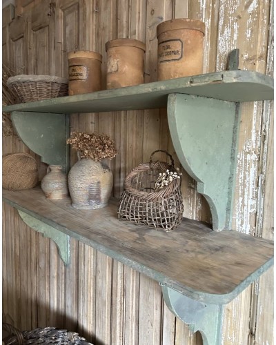 Double étagère ancienne murale en bois patine vert