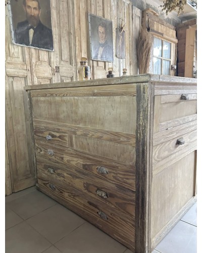 Meuble de métier ancien à vitrine  - comptoir central d'exposition avec tiroirs sur 3 faces