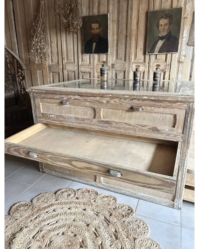 Meuble de métier ancien à vitrine  - comptoir central d'exposition avec tiroirs sur 3 faces