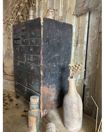 Ancienne layette d'horloger