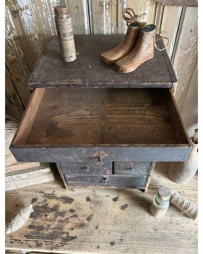 Ancienne layette d'horloger