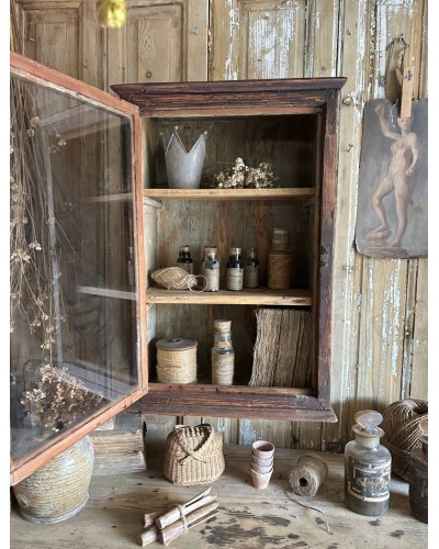 Jolie petite vitrine ancienne