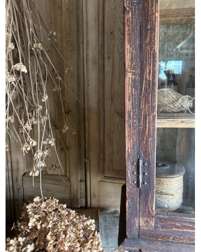 Jolie petite vitrine ancienne