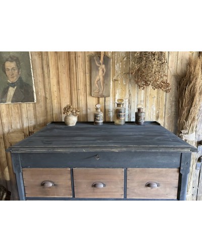 Ancien meuble de métier à tiroirs avec plateau ouvrant