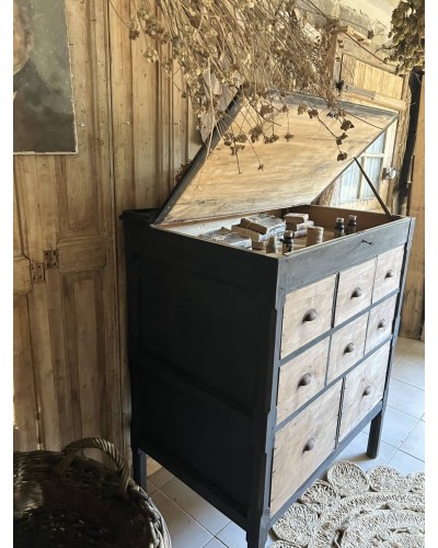 Ancien meuble de métier à tiroirs avec plateau ouvrant