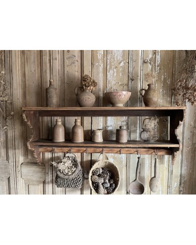 Ancienne étagère murale de cuisine