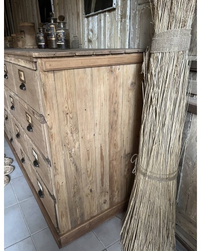 Exceptionnel ancien meuble de métier à tiroirs