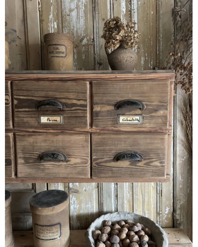 Ancienne étagère à épices