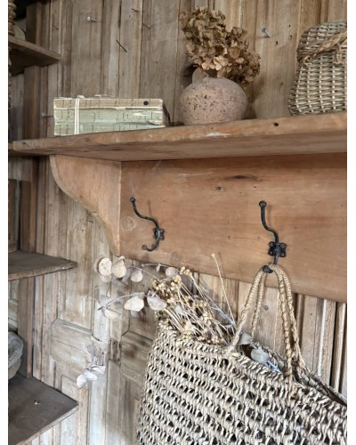 étagère  murale en bois avec patères