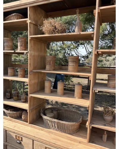 Grand meuble de métier ancien  à tiroirs et étagères en bois