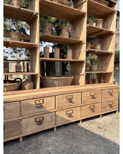 Grand meuble de métier ancien  à tiroirs et étagères en bois