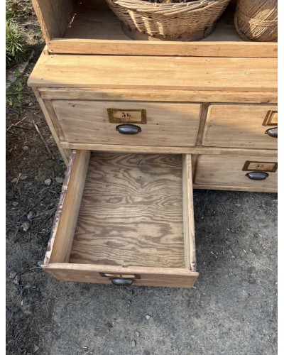 Grand meuble de métier ancien  à tiroirs et étagères en bois