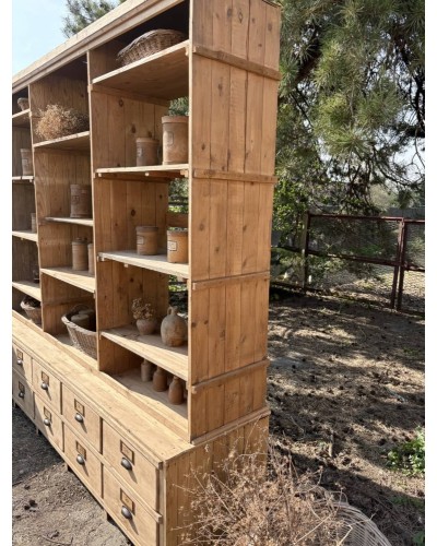 Grand meuble de métier ancien  à tiroirs et étagères en bois